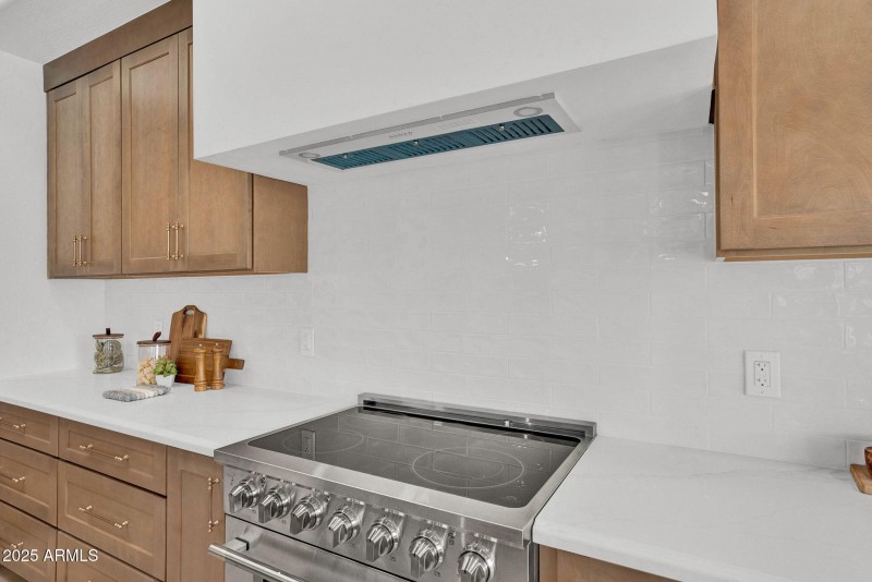 15-web-or-mls-18047 E Vencino-18