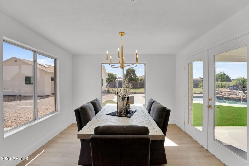 18-web-or-mls-18047 E Vencino-17