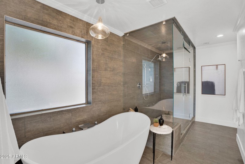 25-web-or-mls-18047 E Vencino-32