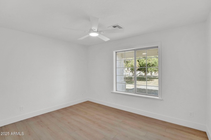 31-web-or-mls-18047 E Vencino-41