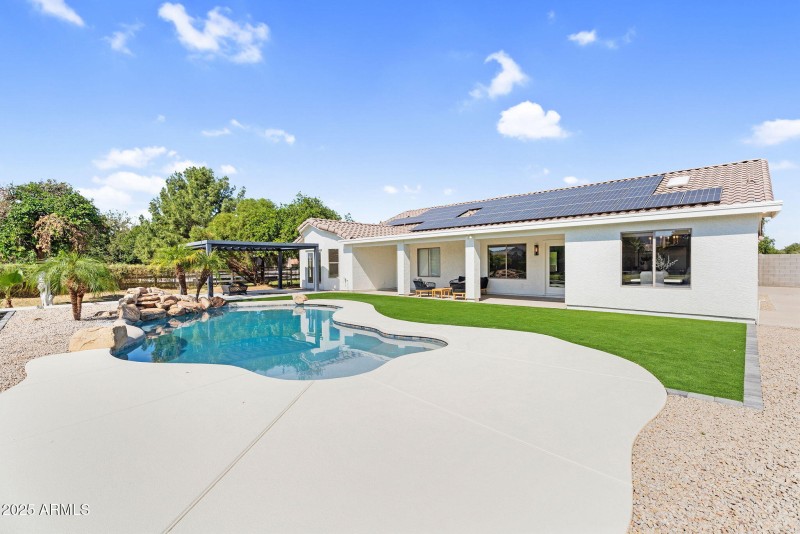 37-web-or-mls-18047 E Vencino-51