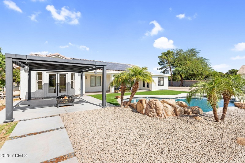 40-web-or-mls-18047 E Vencino-55