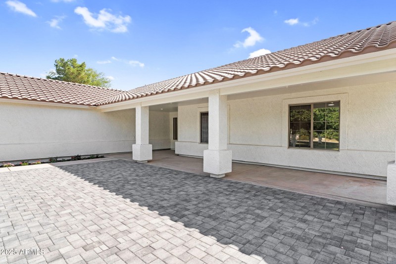 43-web-or-mls-18047 E Vencino-60