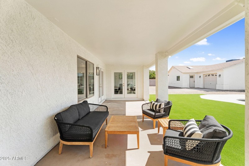 45-web-or-mls-18047 E Vencino-46