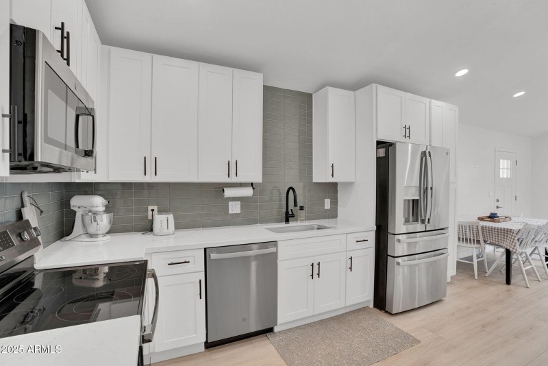 53-web-or-mls-18047 E Vencino-22