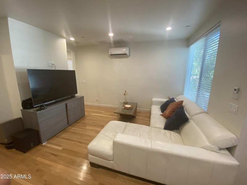 20250930_181503036_iOS