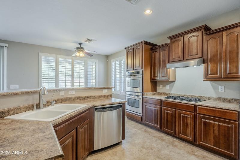 24-web-or-mls-Donithan-12