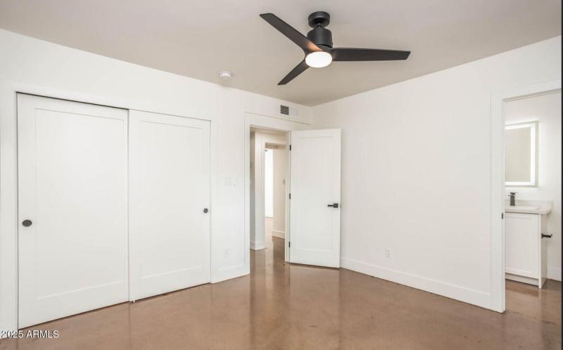 4729 Primary bedroom