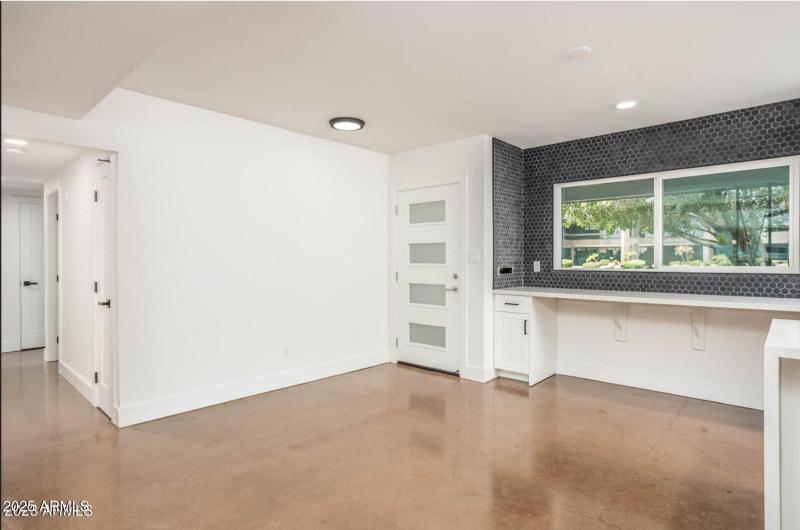 4729 front door view