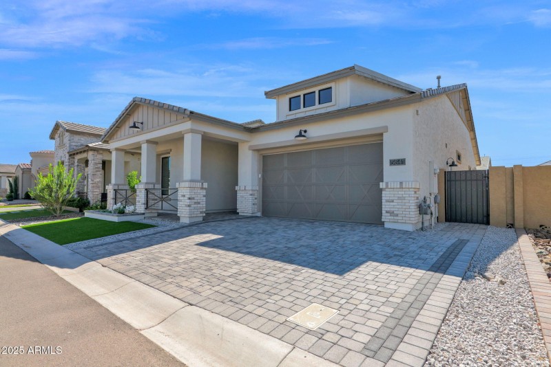 5641 Sayan - 02Exterior