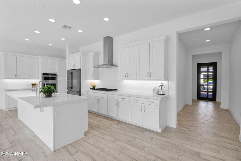 5641 Sayan - 06Kitchen