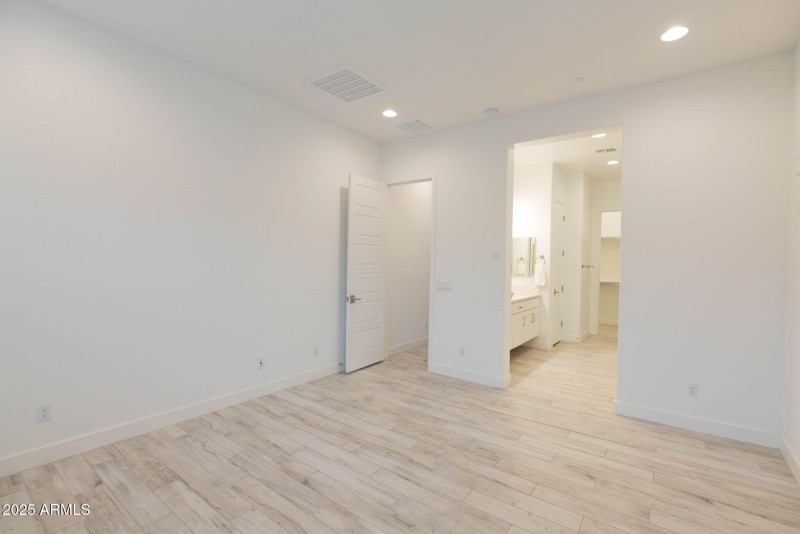 5641 Sayan - 18Primary Bedroom