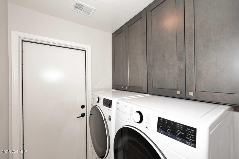 Laundry Room (1)