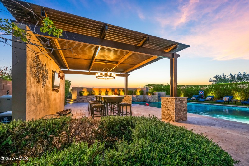 Pool Bar Entertaining