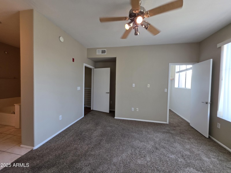 PRIMARY BEDROOM-Entrance