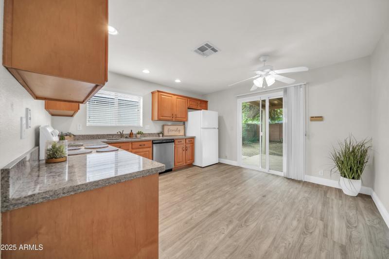 16561 N 157th Ave-11