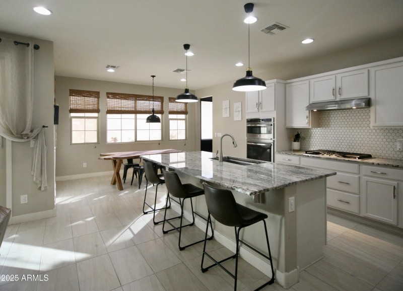 B0953C9B-4016-4B3B-B79C-E5D18504C5D2_1_2