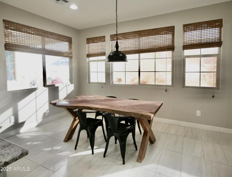 30ED0A21-4088-4537-B783-EE8BC8840E17_1_2