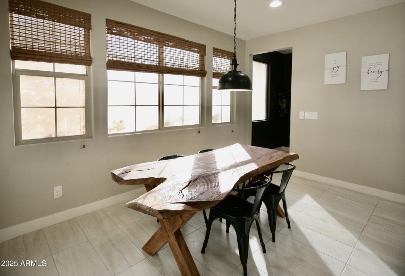 B8DF4FED-A9B8-4072-A5CC-55FE5A0A6E94_1_2