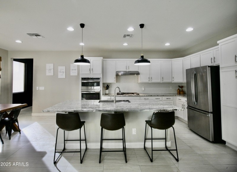 3311787D-6EB9-49BE-93D4-9C9E9C53C6B0_1_2