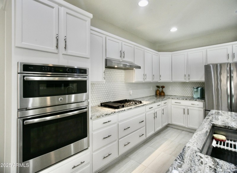 7063499D-DC28-4664-9A6E-5F724FE61EFC_1_2