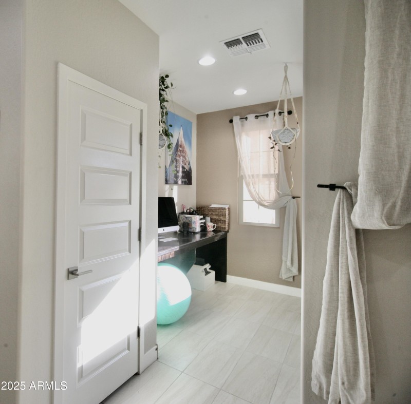 44BB1B22-CD9F-499C-9A4F-28706459767F_1_2