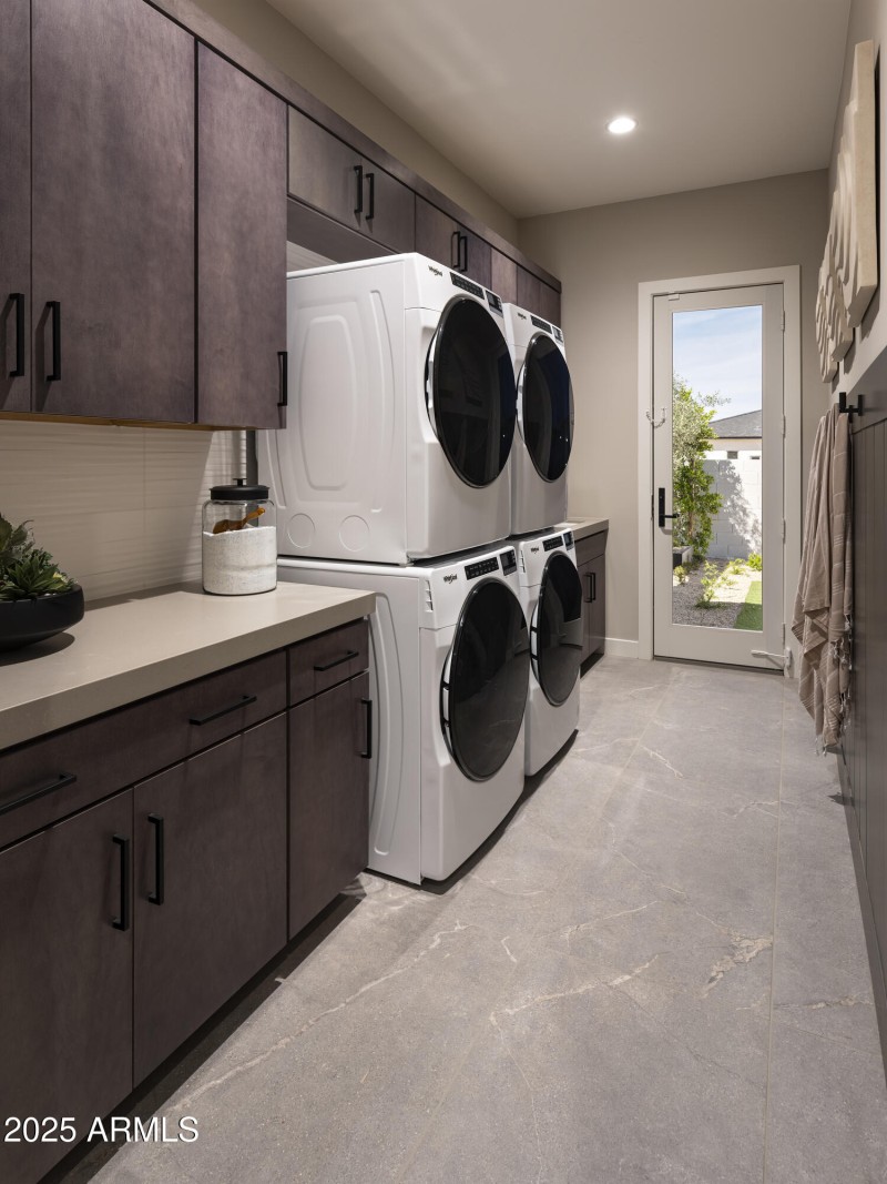 Merion_Grove_Desert_Sage_Laundry_0952_co