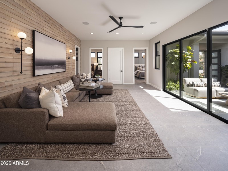 Merion_Grove_Desert_Sage_Living_0689_con