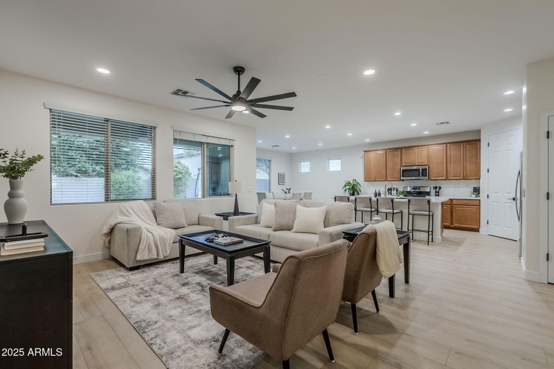 10-web-or-mls-Maggie-10