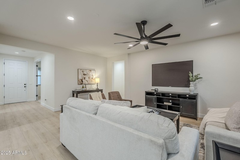 12-web-or-mls-Maggie-12