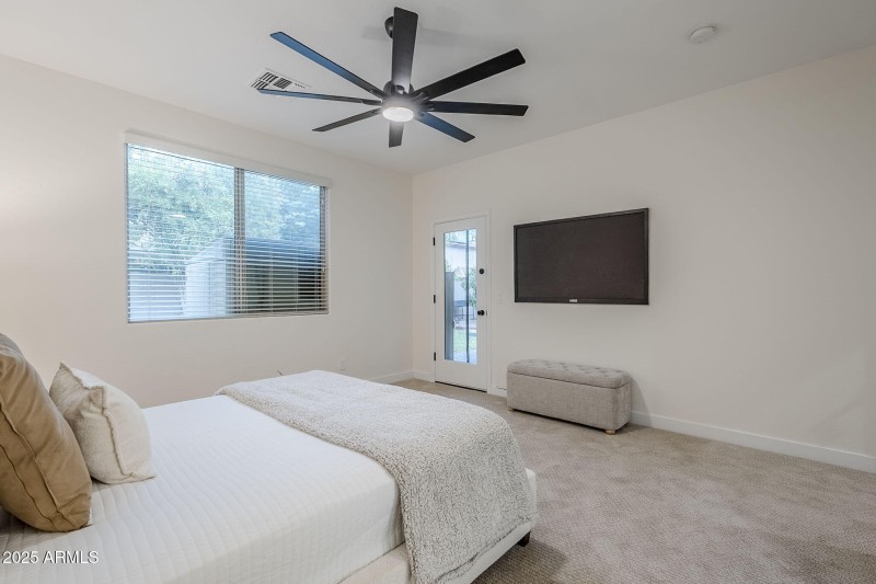 25-web-or-mls-Maggie-25