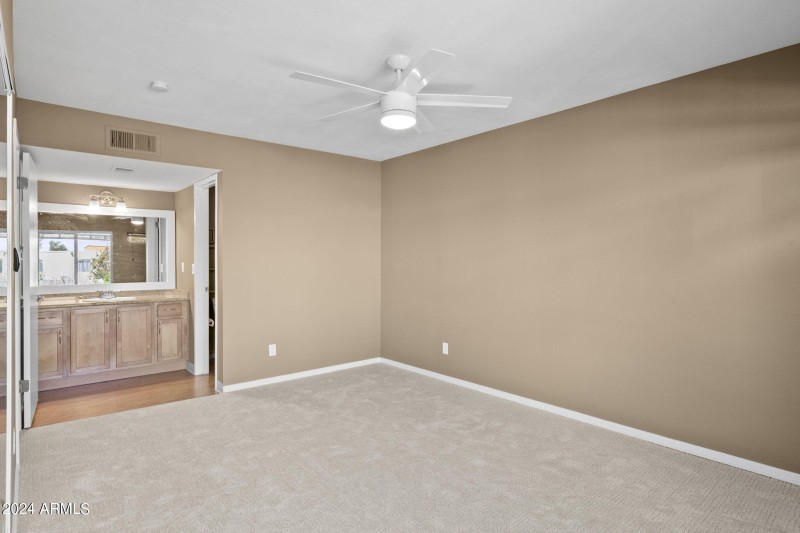 16-web-or-mls-3600-hayden-rd-2306