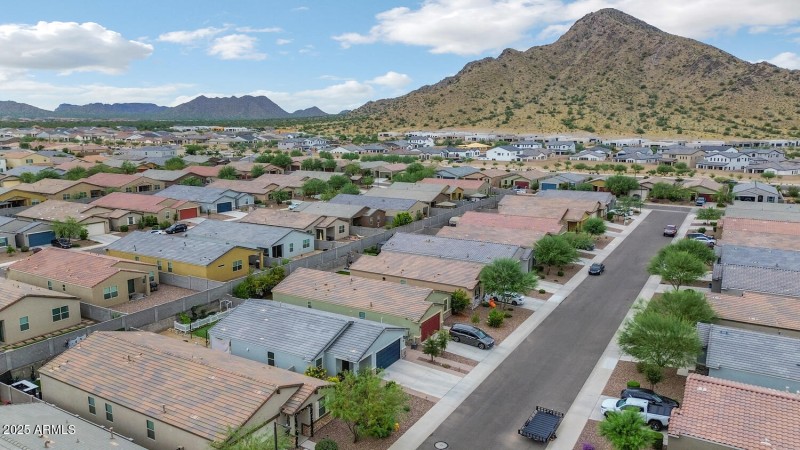 4531 Greenleaf Dr-large-002-004-4531 Gre