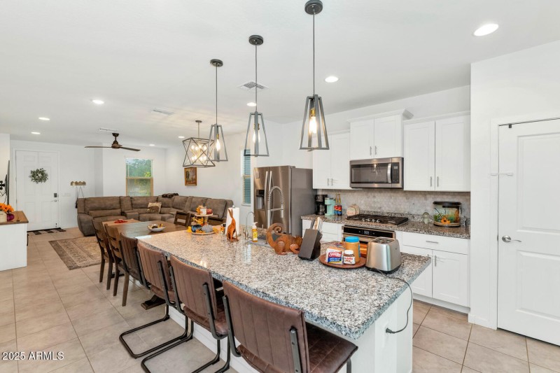 4531 Greenleaf Dr-large-010-024-4531 Gre