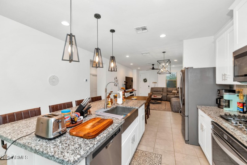 4531 Greenleaf Dr-large-012-018-4531 Gre