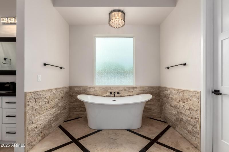 Master Bath Tub