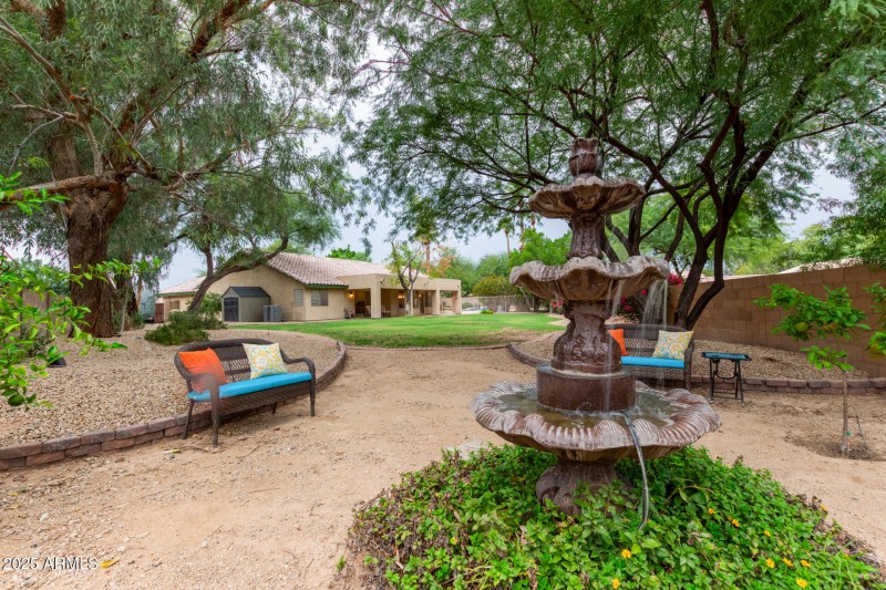 Six-Foot Soothing Water Feature