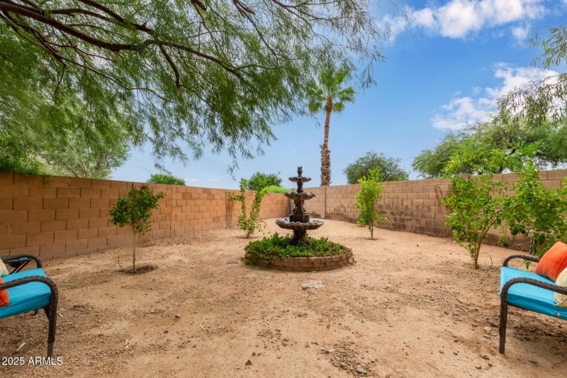 Six-Foot Soothing Water Feature