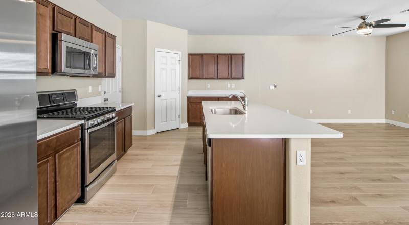 Great room_Kitchen-3