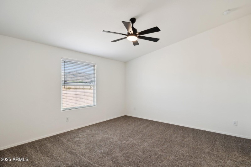 10-web-or-mls-51288-w-blue-jay-st