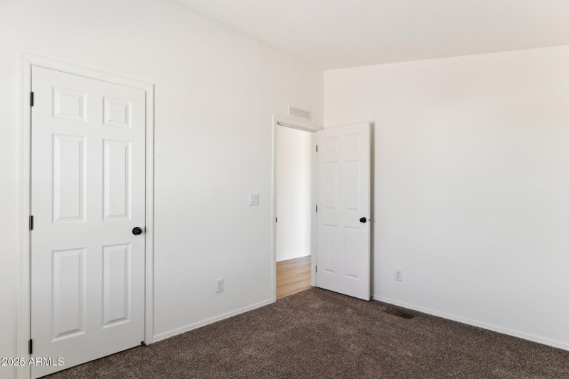 22-web-or-mls-51288-w-blue-jay-st