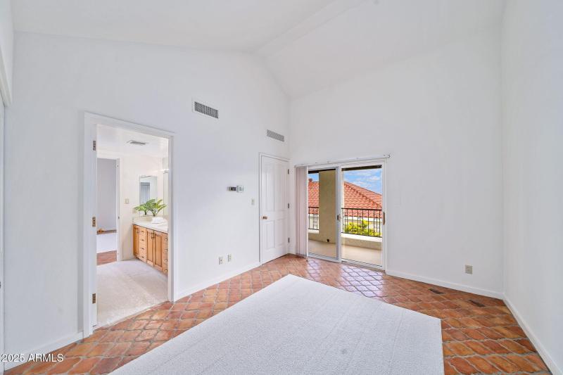 8450 N Nob Hill Drive