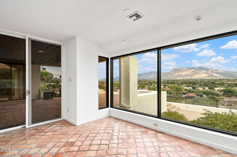 8450 N Nob Hill Drive