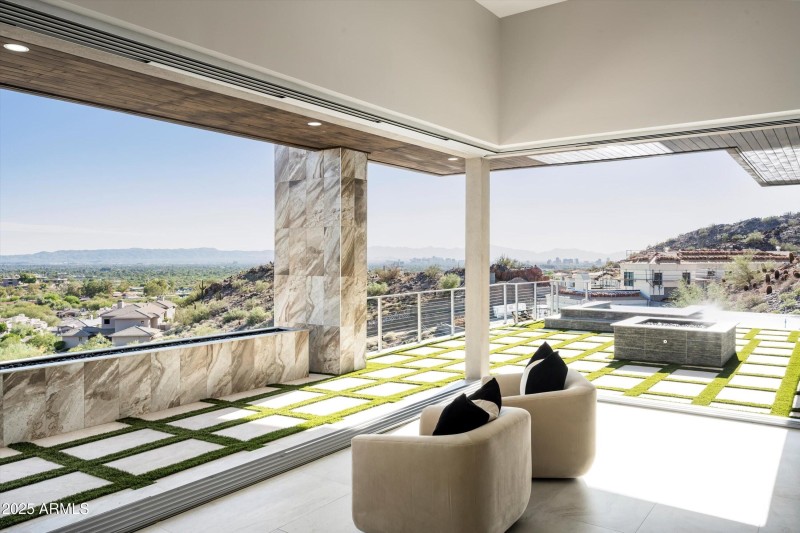 040_Great Room Views