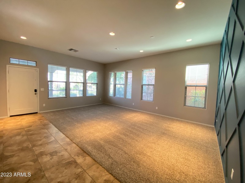 4442 N Jackson Ct-family