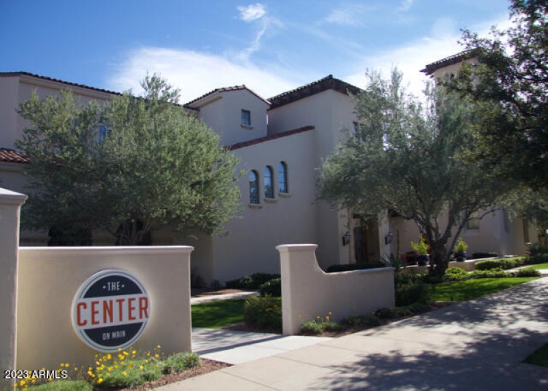 Verrado_CenterOnMainFitnessCenter