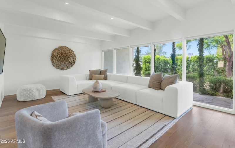 Floor to Ceiling Windows in LR