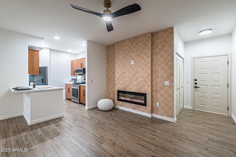 Foyer, Family Room, Kitchen