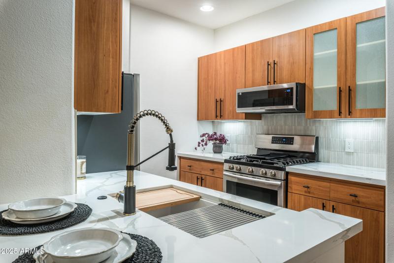 Sleek Breakfast Bar for 2