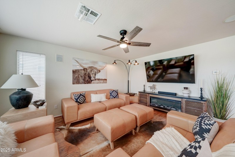 29293 N Yellow Bee-7